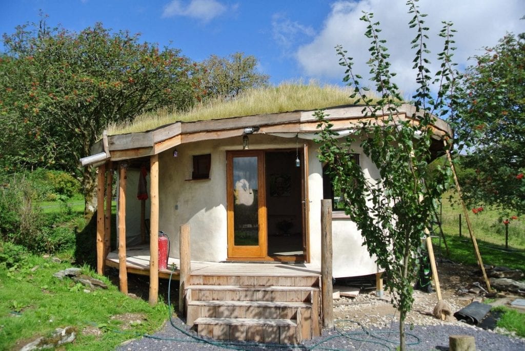 Ty Mam Mawr straw bale roundhouse nearly ready for a lick of paint