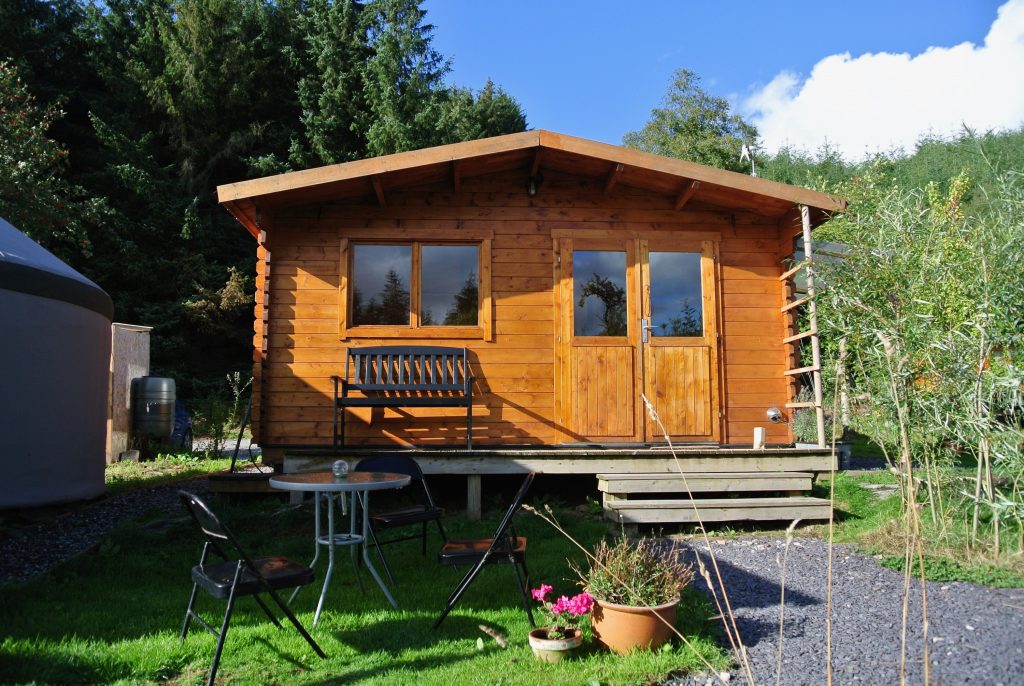 Ty Log - The log cabin kitchen and bathroom - off grid sustainable eco glampsite and glamping